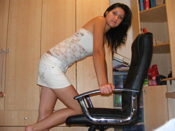 escort girl Joceline de Saint-Vaast-la-Hougue