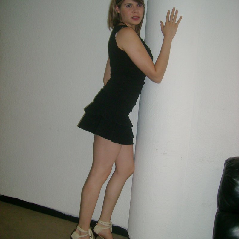 escort girl Henriette de Saint-Christophe-Dodinicourt